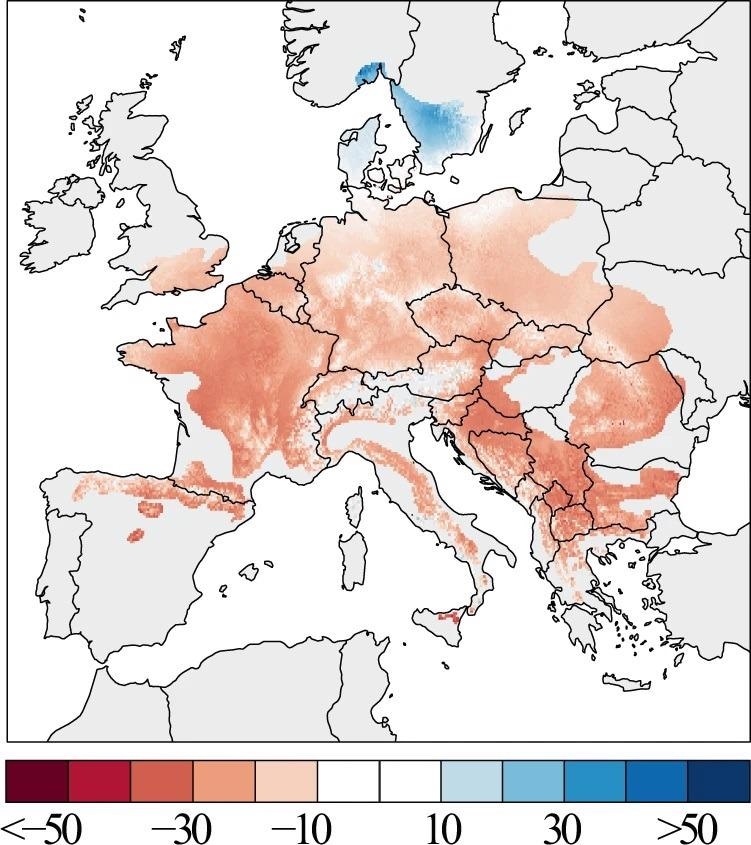 The spatial pattern of beech growth changes across Europe. Tree growth changes are expressed in percent BAI change from 1986 to 2016 relative to the 1955–1985 period mean.