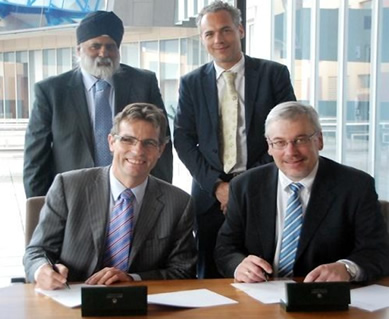 Signing of the agreement for the sd+b Centre between Zero Waste SA (a South Australia Government agency) and the University of South Australia, on 7 September 2010. Seated, left to right: UniSA President, Prof. Peter Hoj; Mr. Vaughan Levitzke. Standing, left to right: Prof. Pal Ahluwalia; Prof. Steffen Lehmann (Centre Director).