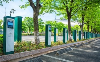 Latest Research in the Environmental Benefits and Challenges of Electric Vehicles