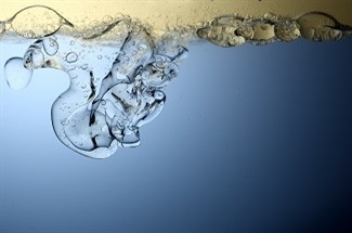 Magnetic Nanoparticles Capable of Separating Oil from Water