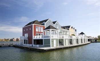Floating Houses – The Next Big Thing?