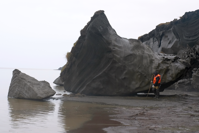 Study Analyzes the Role of Climate Change in Destroying Arctic Coasts.