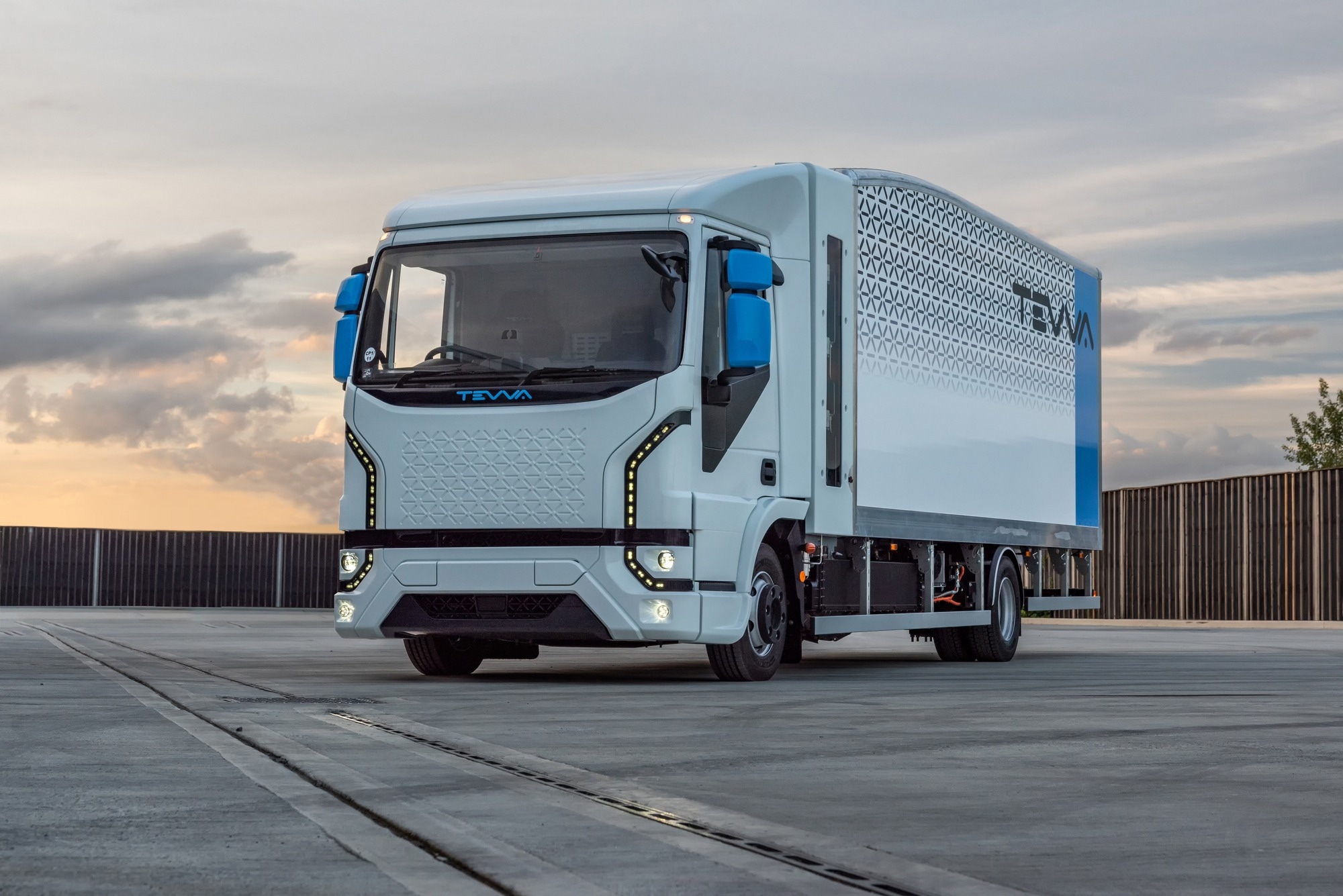 UK’s First Hydrogen-Electric Truck - Featuring Luxfer Gas Cylinders – Launches, in Showcase of Country’s Clean Tech Expertise