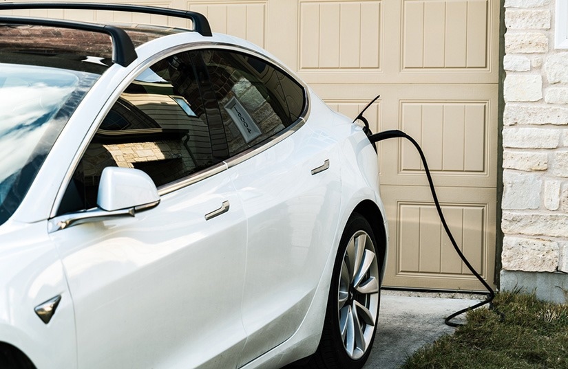 Electric Vehicles and Solar Panels Forge a Sustainable Partnership