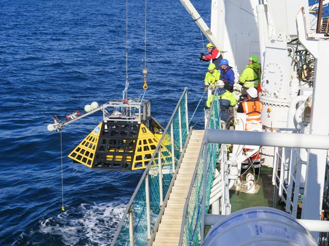 Centre for Arctic Gas Hydrate, Environment and Climate (CAGE) Deployed Two Observatories at Site of Methane Seeps in Arctic Ocean