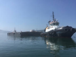 大西洋拖曳提供海洋拖船和锋利的角潮汐的驳船服务项目
