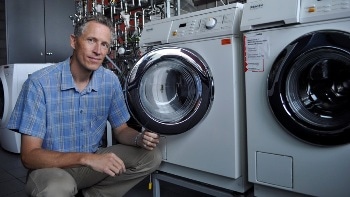 Researchers Study Generation of Microplastics from the Washing Machine